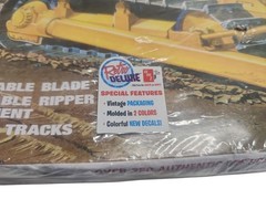 New Sealed AMT # AMT1086/06~CONSTRUCTION BULLDOZER – 1/25 SCALE