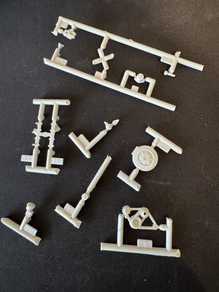 AMT 31979 1/25 58 Edsel Pacer Parts Bash Step 1B Engin Assembly Parts