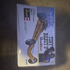Revell Tony Nancy Revell-liner Rear Engine Dragster 1:25 Kit w/ Driver 85-4151