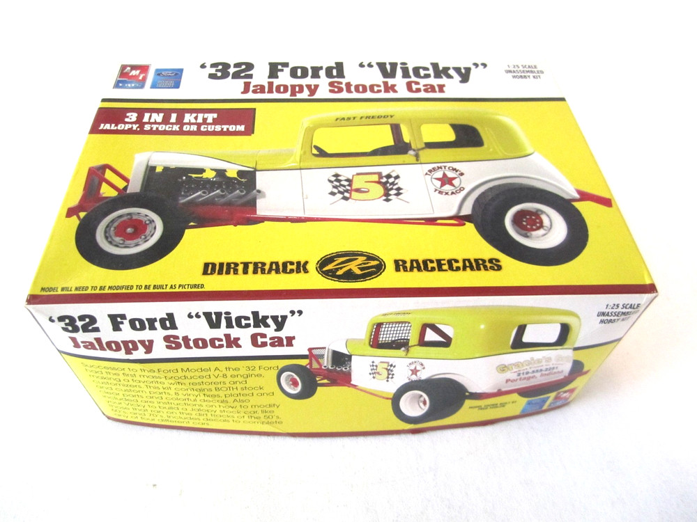 AMT 1932 Ford Victoria ” Vicky ” 3 in 1