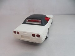 AMT ERTL 1992 Corvette Convertible Artic White Red Interior 6702