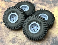 1/24 Scale: 15-Inch “Aftershock” Wheels W/ Huge 35-inch Mud Tires. Resin