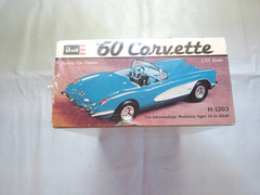 Vintage 1976 Revell 1/25-1960 Corvette Model Kit SEALED-UNOPENED