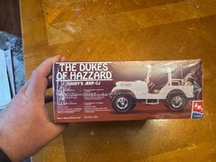 AMT ERTL The Dukes of Hazzard Daisy’s Jeep CJ 1:25 Scale Model Car Kit #30163