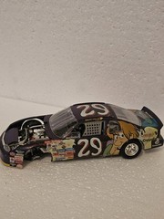 Damaged Model Kit NASCAR Stock Car 1:24 Monte Carlo 29 Scooby-Doo Robert Pressly