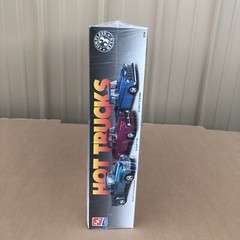 AMT ERTL Hot Trucks ’50 ’55 Chevy ’53 Ford Pickup 1/25 Model Kits Box Bent