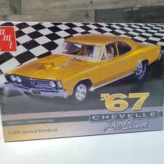 AMT 1967 Chevy Chevelle Pro Streetcar 1/25 Scale Plastic Model Car Kit Mancave