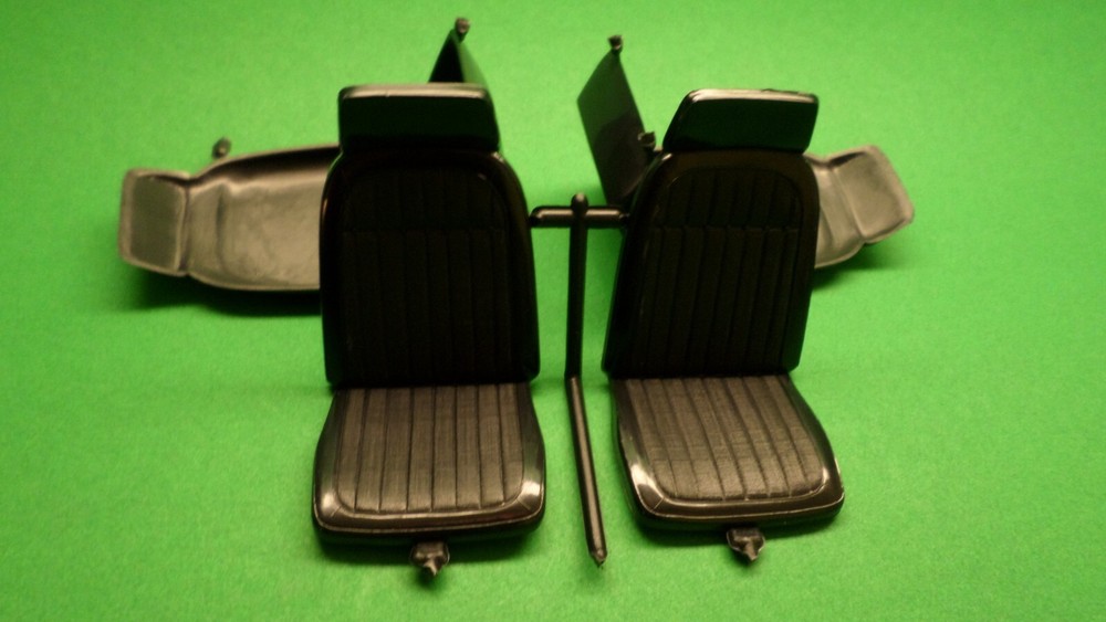 69 1969 Chevy Camaro Z28 1/12 Bucket Seats W/ Pair Seat Backs Revell 12812