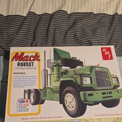 AMT Mack R685ST 1:25 Truck Model Kit Unassembled Waterslide Decals