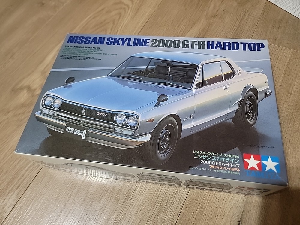 VINTAGE Nissan Skyline 2000 GT-R Hardtop 1/24 Scale model kit Tamiya 24194