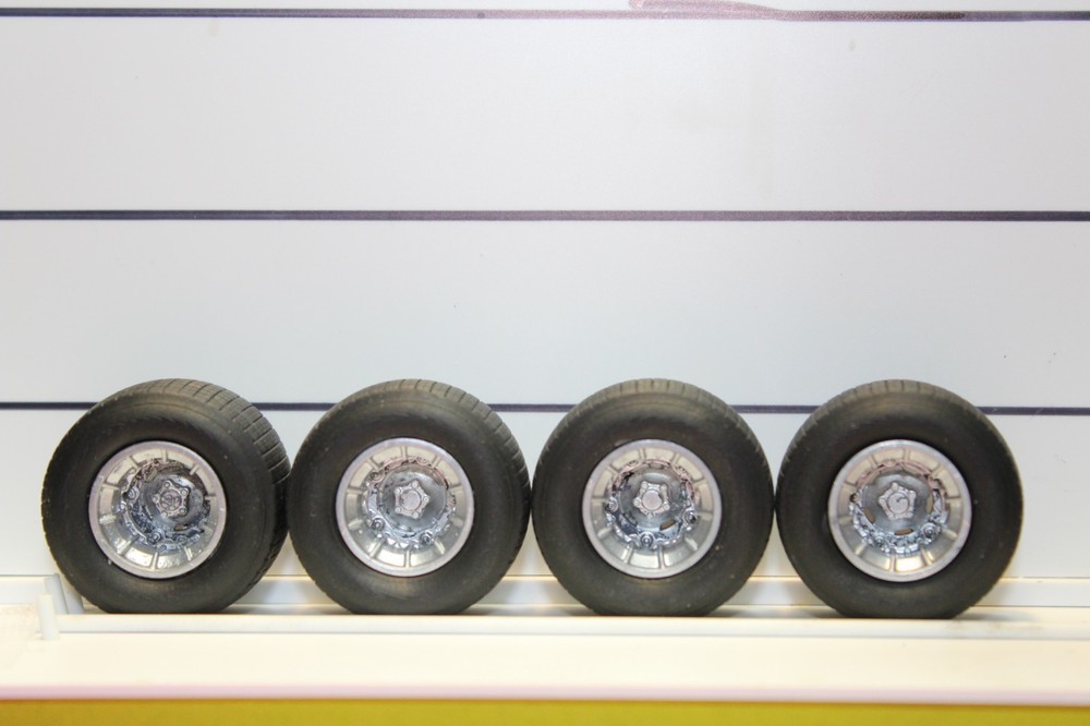 V -5 1/25 scale resin model car dirt track tires and wheels ,