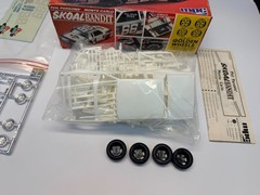 MPC 1:25 Scale Parson’s Skoal Bandit Monte Carlo Stock Car Sealed Inside Model