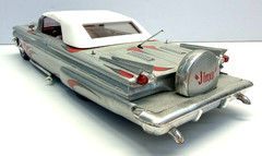 AMT 1:25 1960 Pontiac Bonneville Convertible Klaver Collection Built Model