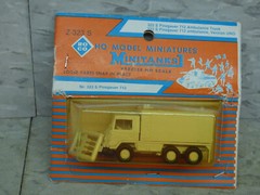 Roco Minitanks (NEW) 1/87 Z-323s Modern UN Pinzgauer 712 Ambulance Lot #4983