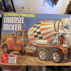 AMT Kenworth Transit Mixer 1/25 Model Kit Construction Trucks