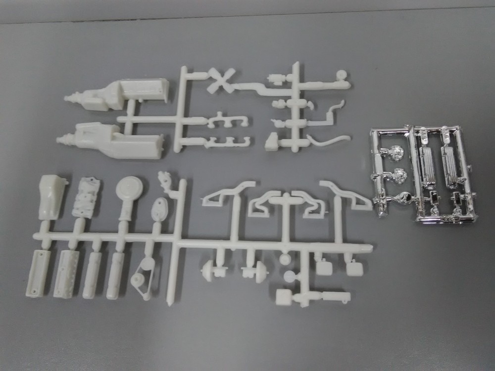 1984 GMC 4×4 Pickup Fall Guy Truck 1/25 350 5.7 v8 motor engine trans chrome