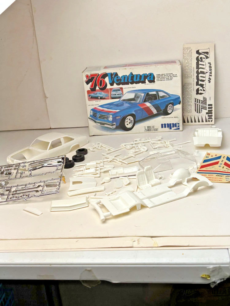 MPC #7603, 1976 Pontiac Ventura Model Kit with Box