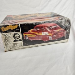 AMT Cruisin USA 1949 Mercury Coupe 1/25 Scale Plastic Model Kit