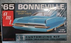 1965 PONTIAC BONNEVILLE SPORT COUPE AMT 1:25 SCALE 3-N-1 PLASTIC MODEL CAR KIT