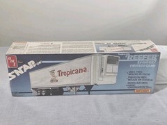 Vintage 1/32 AMT MATCHBOX SNAPFIT TROPICANA REEFER TRAILER FACTORY SEALED 1980