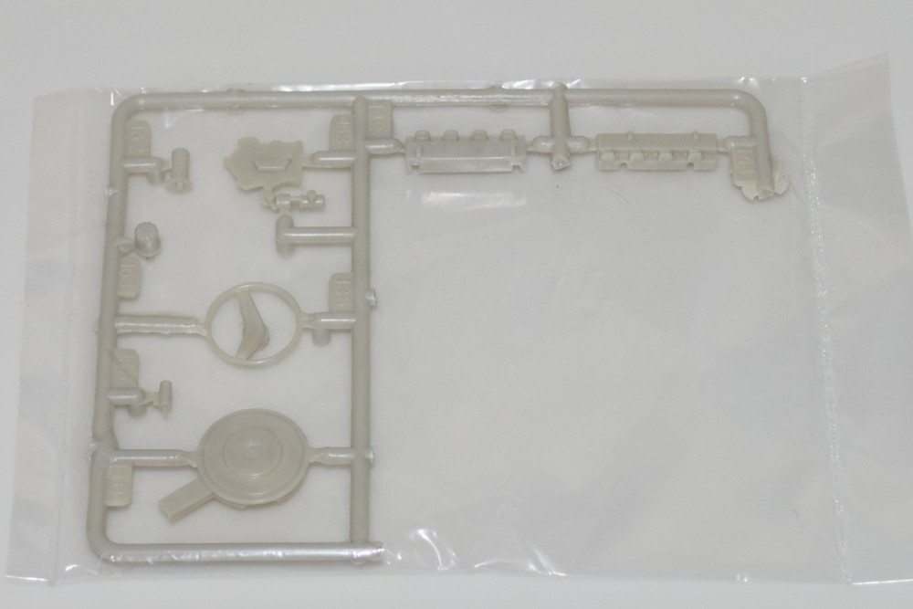MOEBIUS 1971 F-250 CUSTOM 4×4 2567 ⭐PARTS⭐ STEERING WHEEL+STARTER+MORE 1:25