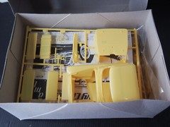New In Box Sealed – AMT 1955 Chevy Cameo Pick-Up (Yellow) Model Kit #633 GM 2009