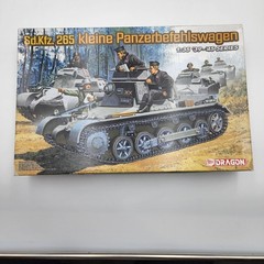 Dragon 1/35 Sd.Kfz. 265 kleine Panzerbefehlswagen 6218 Parts Lower Hull Started