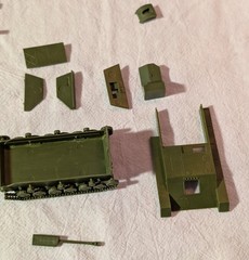 SP Gun Artillery SU-76 Russian WW2 UM Plastic Kit 1/72 partially assembled