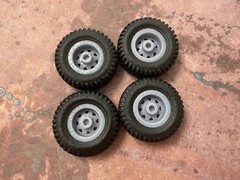 1/24 Scale: 18-Inch “Steel Wagon Wheels” W/ Mud Tires; Jeep, Resin 1/25