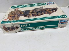 BMP1 With Russian Soldiers Military Model Kit 1/35 ESCI ERTL New Open Box