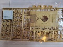 1-72 armor model kits Revell Russian T-80 B Kit#03104
