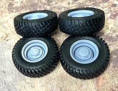 1/24 Scale: 18-Inch “80’s Suburban” Wheels W/ Mud Tires; Jeep, Resin 1/25