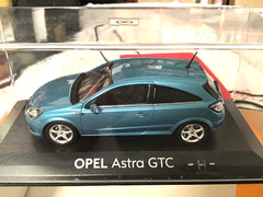 1/43 minichamps Opel Astra, GTC blue , 2door hatch mint++ !