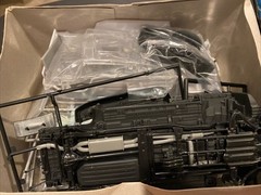 REVELL HUMMER H2 CALIFORNIA WHEELS 1:25 SCALE MODEL