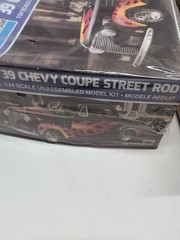 Monogram 1939 Chevy Coupe Street Rod Car Kit #2719 1/24 New Open Box