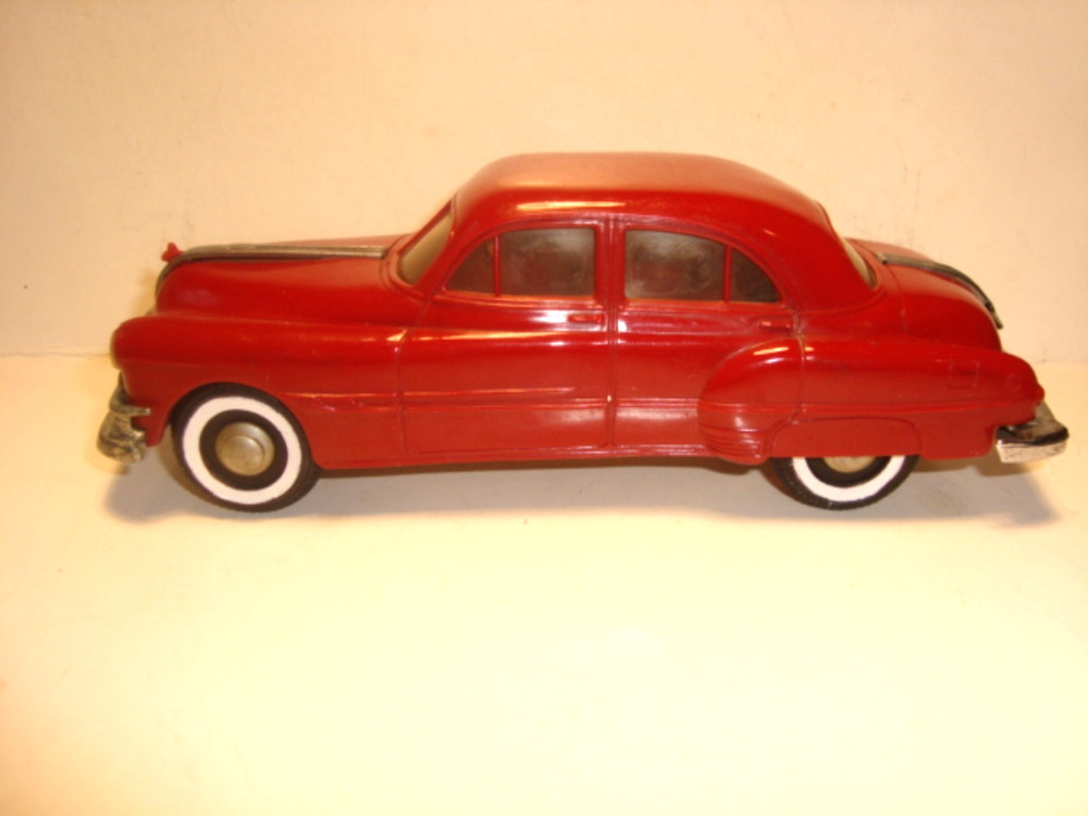 AMT 1952 Pontiac Chieftain 4 DR Sedan Dealer Promo Model Car