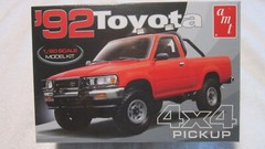 AMT 92 TOYOTA 4X4 PICKUP 1/20 SCALE MODEL KIT
