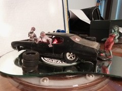 Junkyard Car 1:25 Built Model Kit And Zombies
