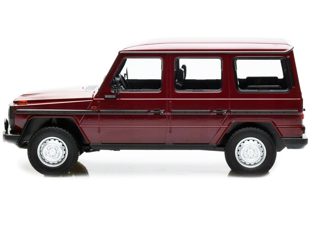 Minichamps 155038102 1980 Mercedes-Benz G-Model (LWB) 1/18 Diecast Model Car