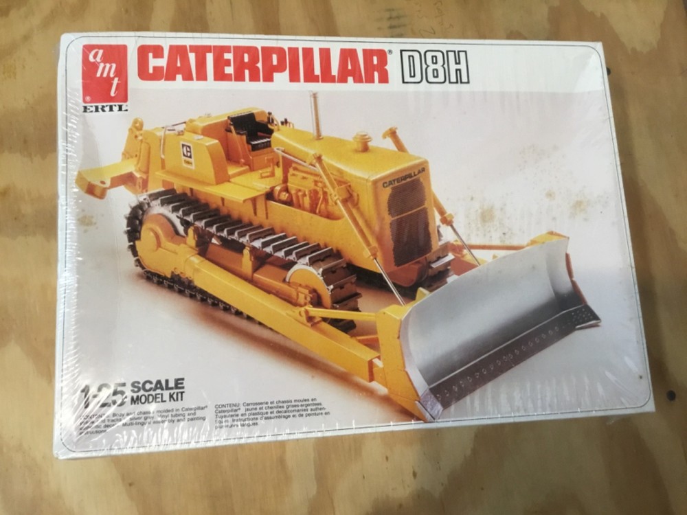 vintage AmtErtl Caterpillar Bulldozer model kit 1:25 Sealed