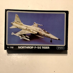 STARFIX Plastic Model Kit: Northrop F-5E TIGER New 1/72 Scale NIB