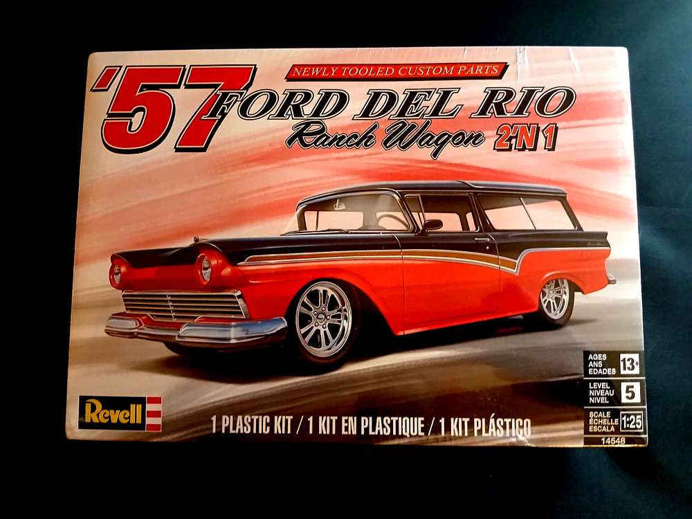 Model Kit 1957 Ford Del Rio Ranch Wagon 2n1 Kit Revell 1:25 Skill Level 5