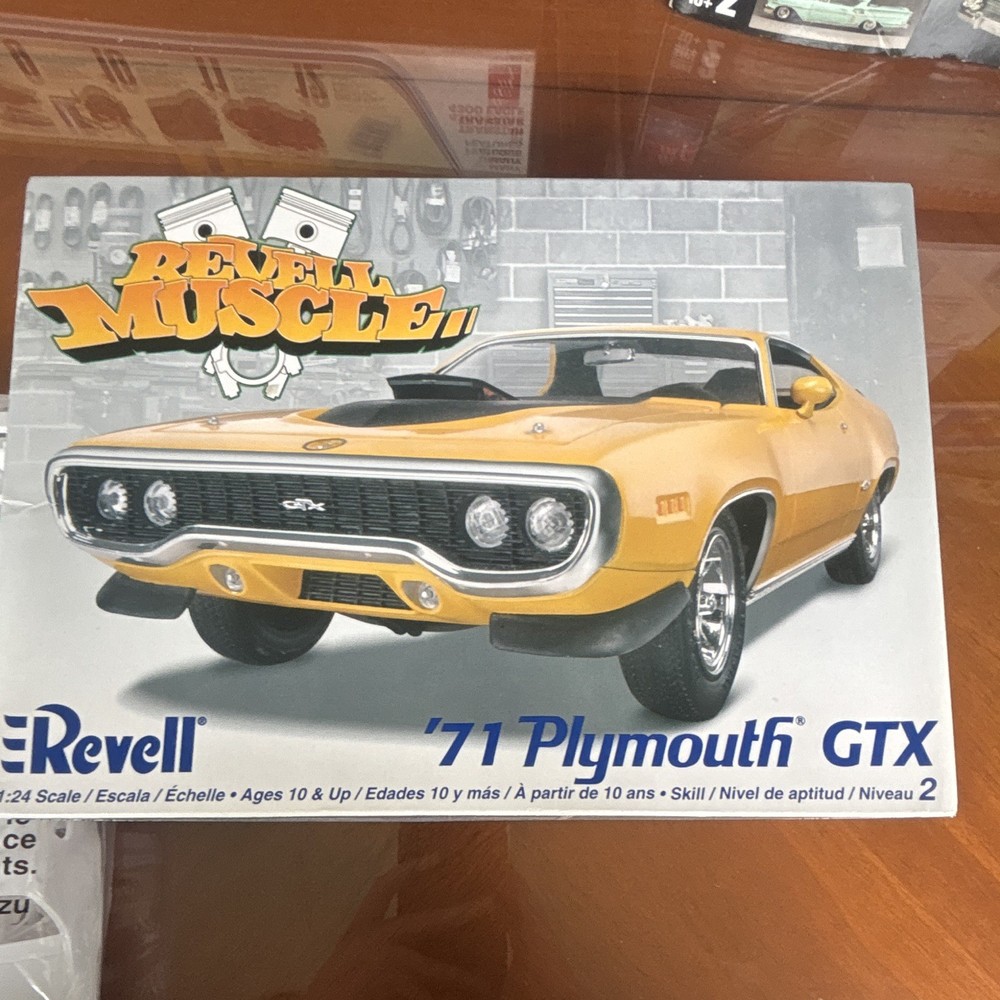 Revell Muscle ’71 Plymouth GTX Model Kit 1:24 Plastic Unassembled 2166