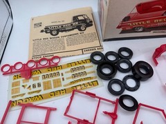 Vintage IMC Dodge LITTLE RED WAGON / Kit No. 107-200 / 1/25 Scale Model