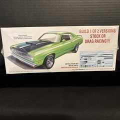 MPC 1006 ‘72 PLYMOUTH DUSTER 2in1 STOCK OR DRAG MODEL KIT-NIB-1/25 SCALE