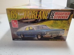 AMT ’65 Ford Fairlane Modified Stocker Retro Deluxe 1/25 Model Car Kit