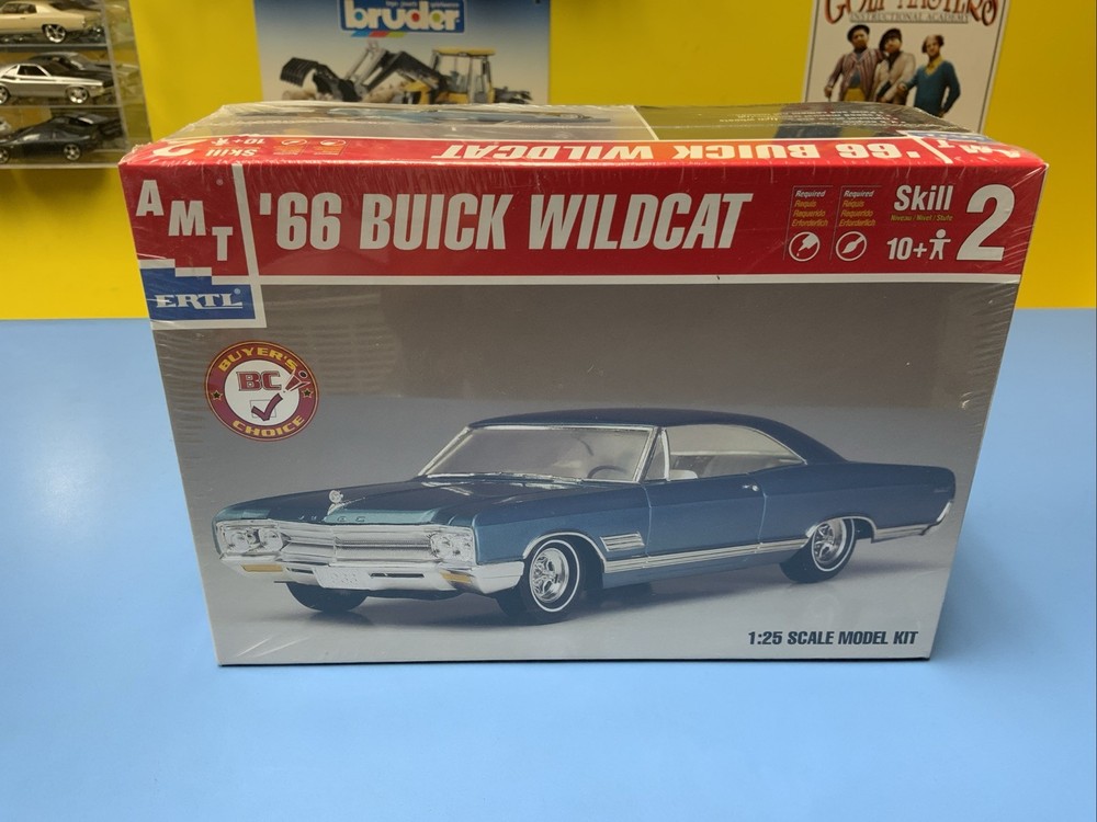 AMT ERTL ‘66 Buick Wildcat Buyer’s Choice #31222 Released in 2001 NEW