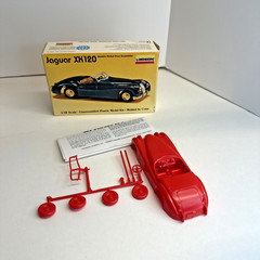 Lindberg 605-10 1/32 Scale JAGUAR XK120 Roadster Plastic Model Kit