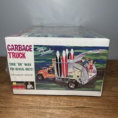 MON4198 – Monogram – 1/24 Tom Daniel’s Garbage Truck New Old Stock NOS Vintage