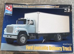 AMT Ertl Ford Louisville Delivery Truck 1:25 Plastic Unassembled Kit Skill 2